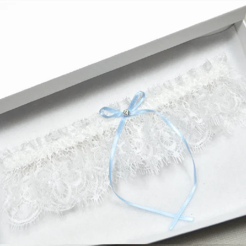 delicate-eyelash-lace-wedding-garter