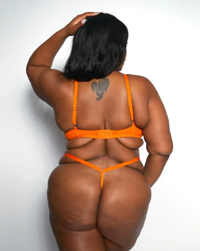 glittering-embroidered-thong-orange-crush-curvy