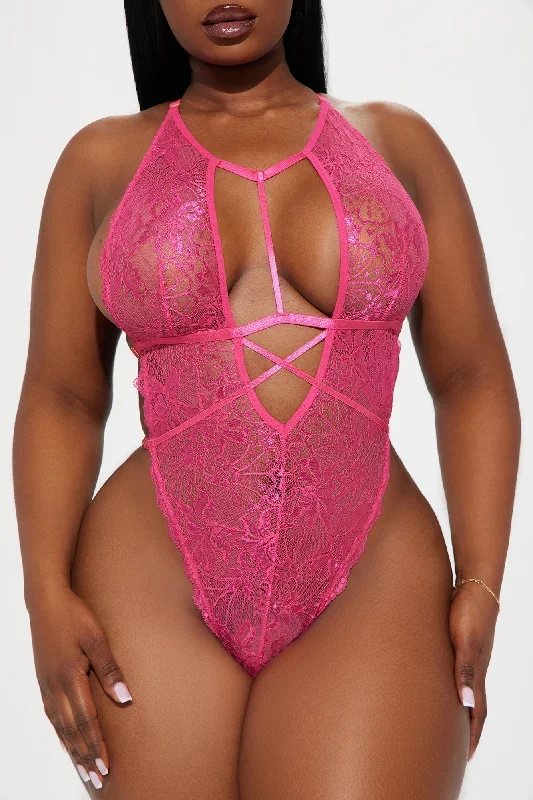 more-kisses-lace-teddy-hot-pink